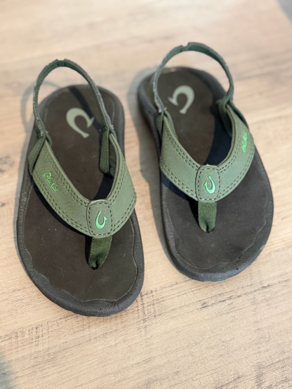 OLUKAI Ohana Boys Toddler Thong Sandals US 9/ 10 B Kids Strap Back Flip-Flops